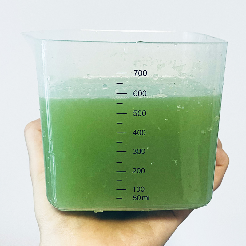 ֭
